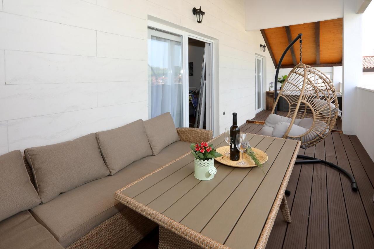 Luxury Apartments Monika Near The Sea With Private Parking Бибине Екстериор снимка