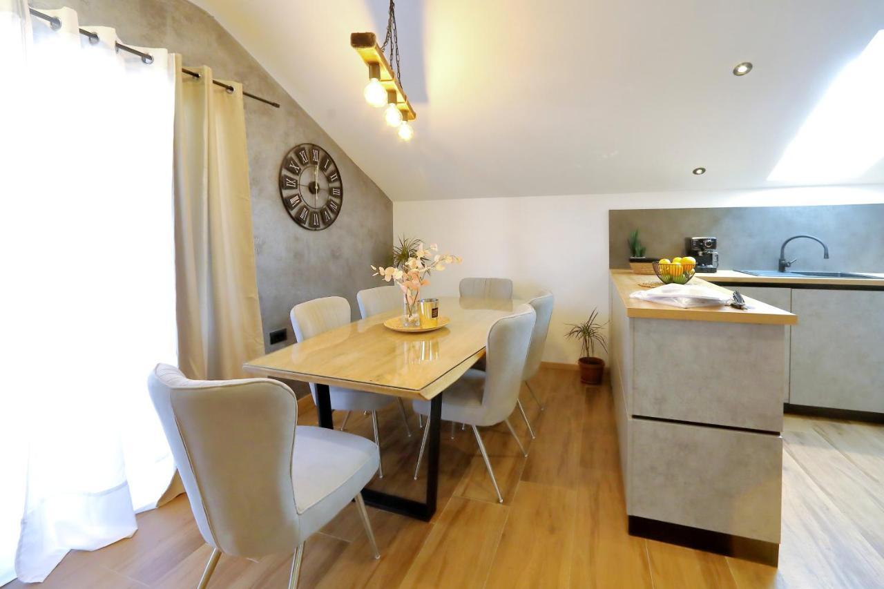 Luxury Apartments Monika Near The Sea With Private Parking Бибине Екстериор снимка