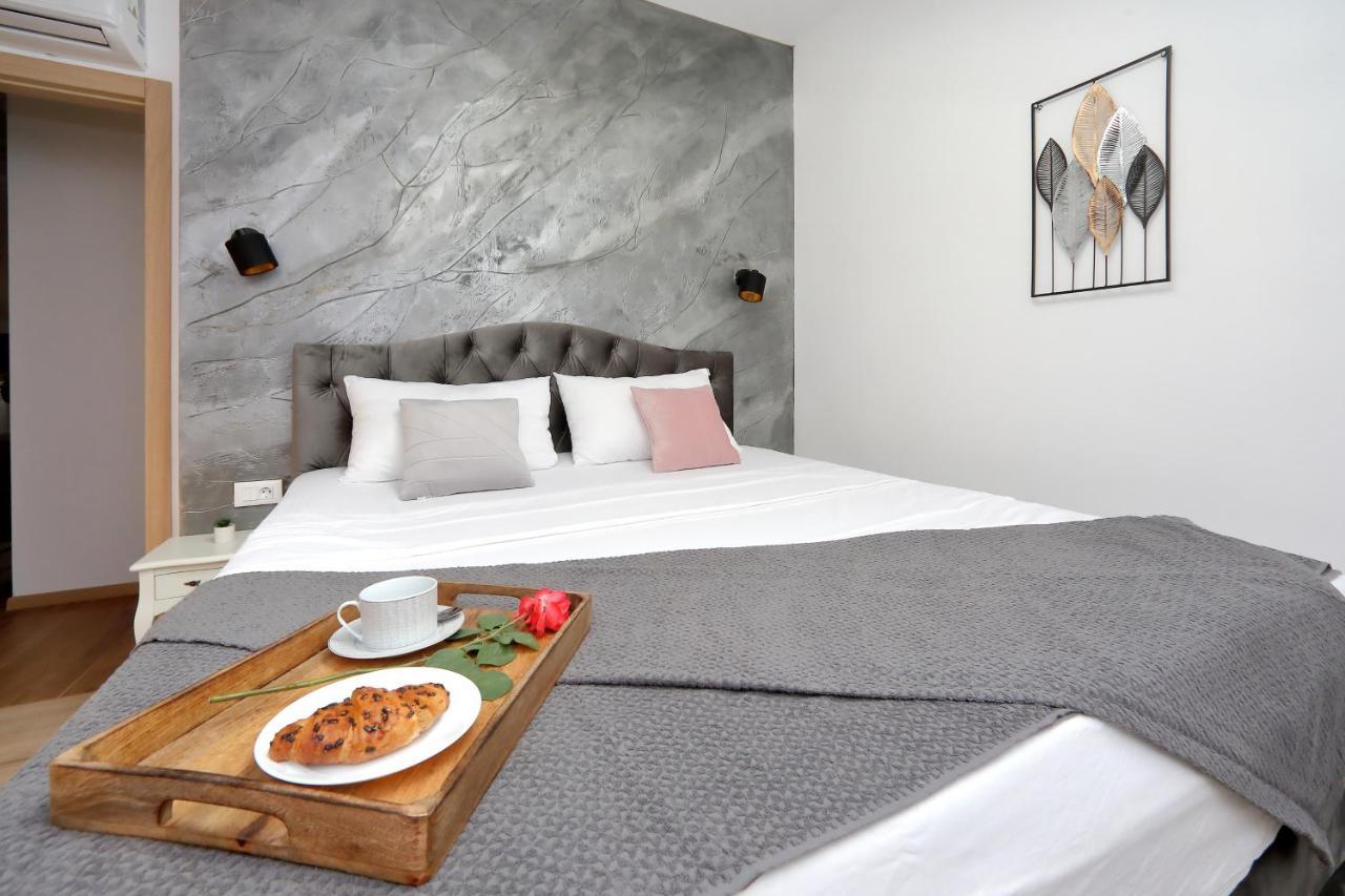 Luxury Apartments Monika Near The Sea With Private Parking Бибине Екстериор снимка