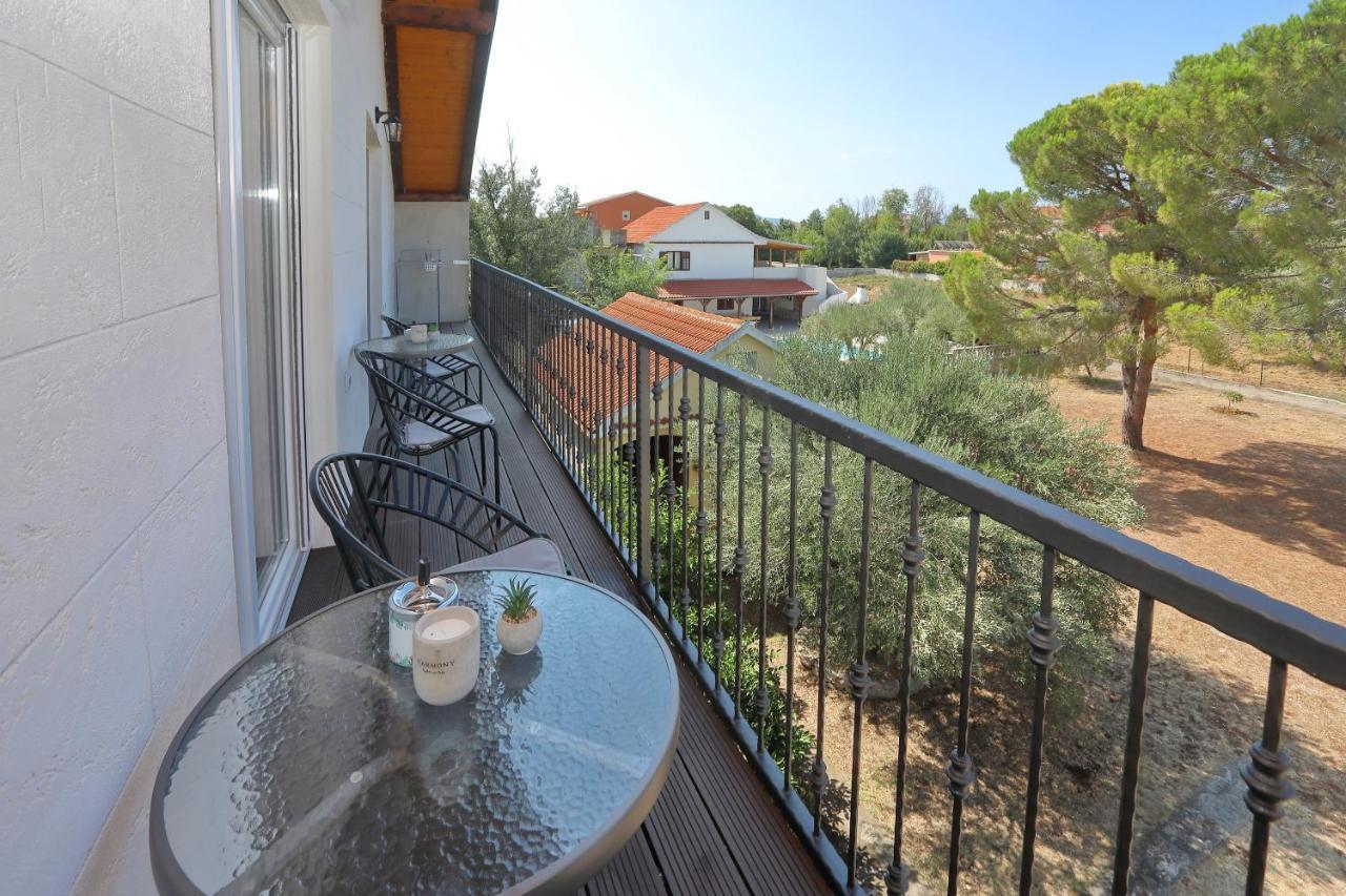 Luxury Apartments Monika Near The Sea With Private Parking Бибине Екстериор снимка
